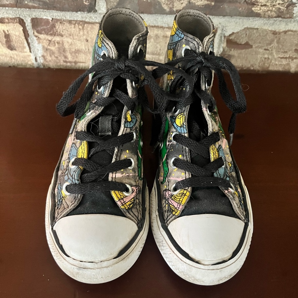 Converse High Tops Kids size 1